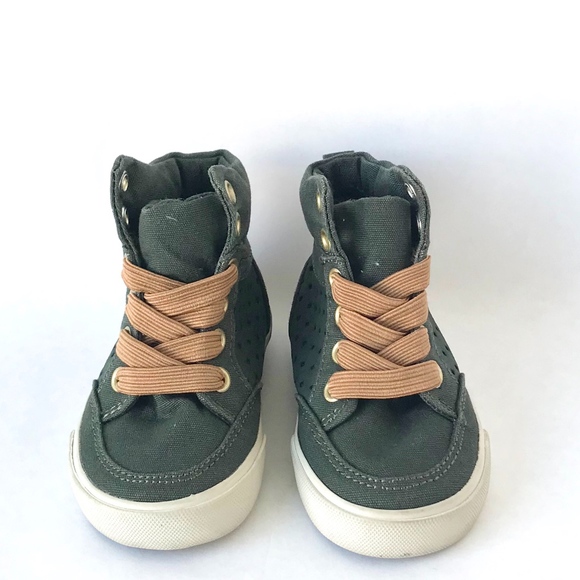 Old Navy Toddler Sneakers - Picture 2 of 8